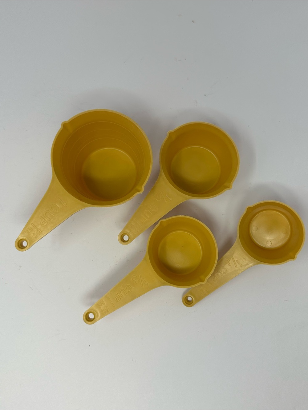 Vintage Foley Harvest Gold 4-Piece Measuring Cups Set Made In U.S.A. Stackable - Picture 2 of 9